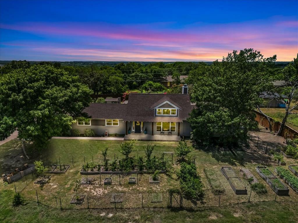 Property Photo:  612 W Park Avenue  TX 76086 
