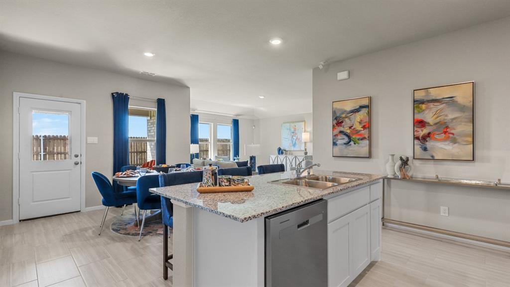 Property Photo: 425 Lubbock Drive N TX 76020