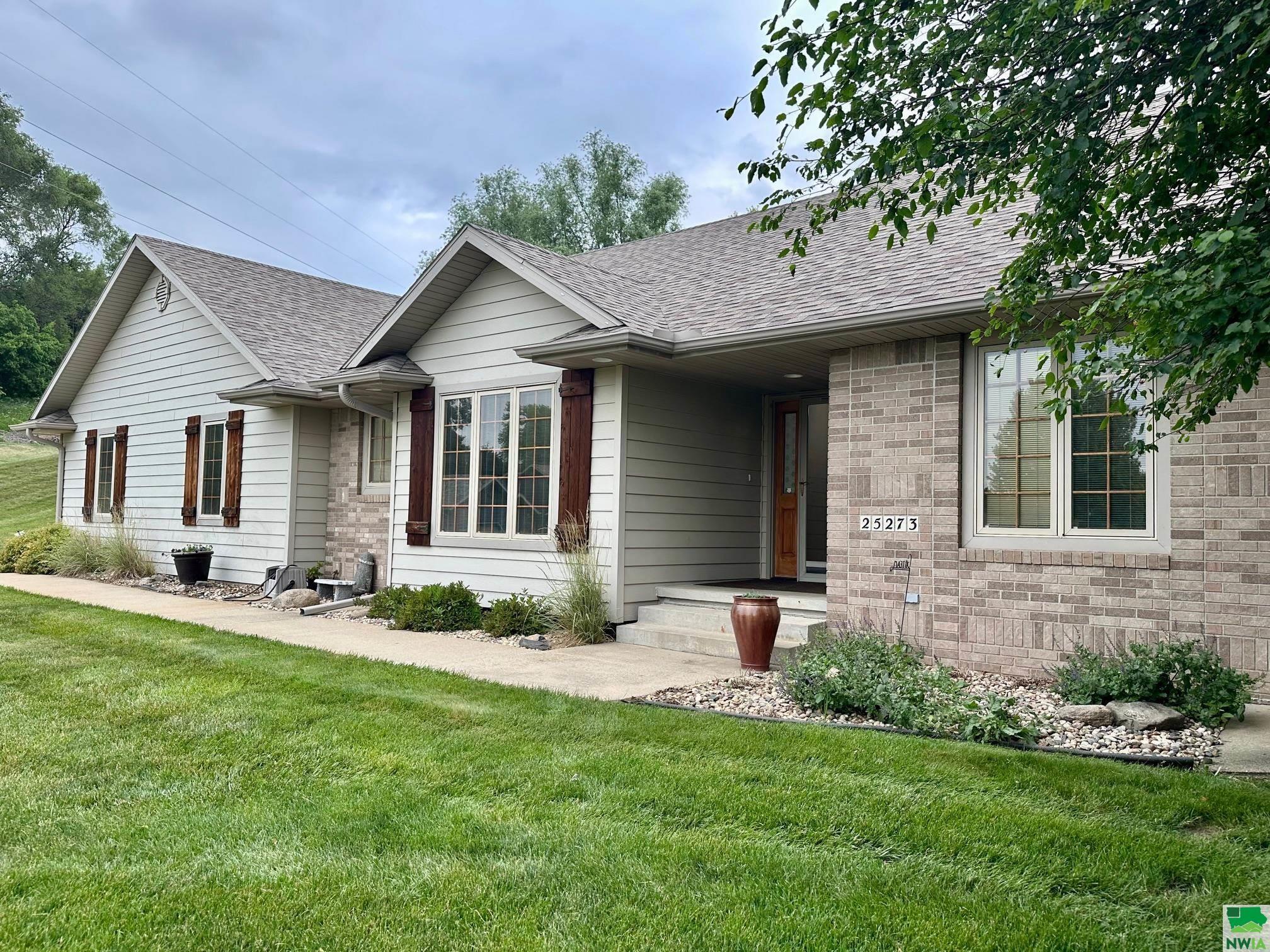 Property Photo: 25273 Corwin Court IA 51108