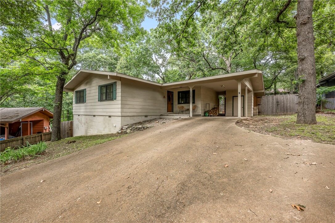 Property Photo:  6 Redditch Lane  AR 72714 