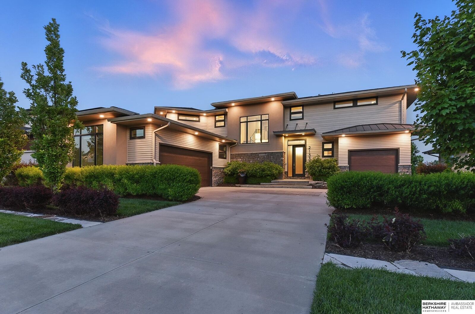 Property Photo:  21337 A Street  NE 68022 