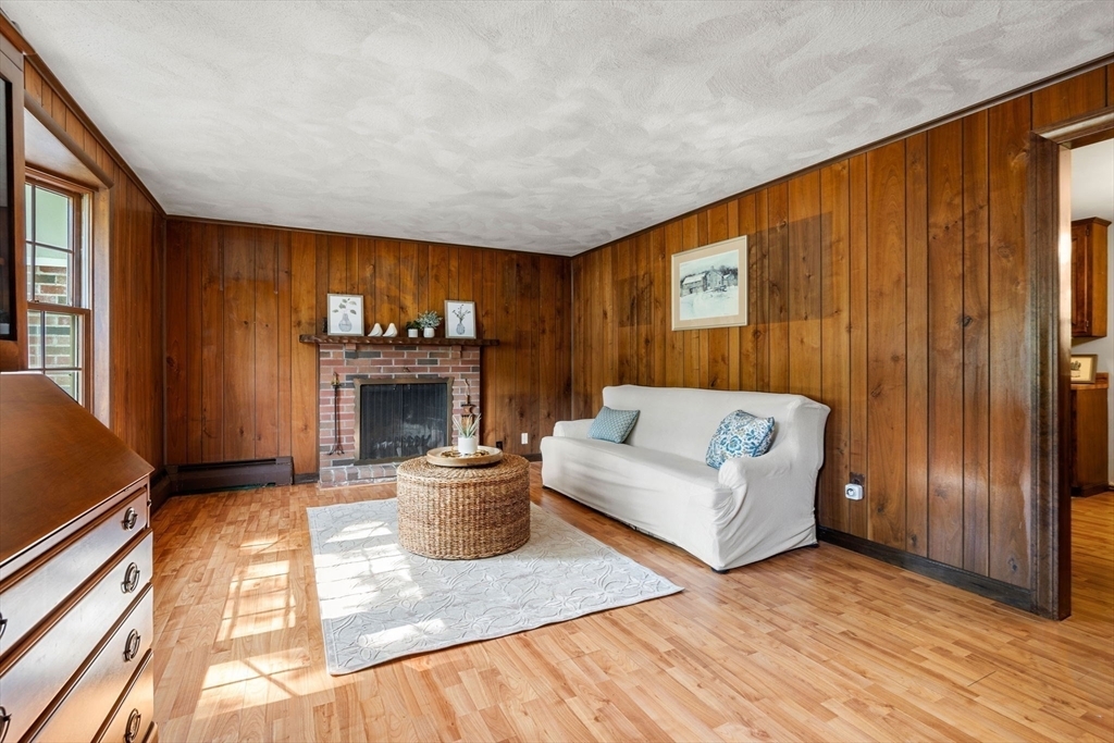 Property Photo:  5 Villa Lane  MA 01960 