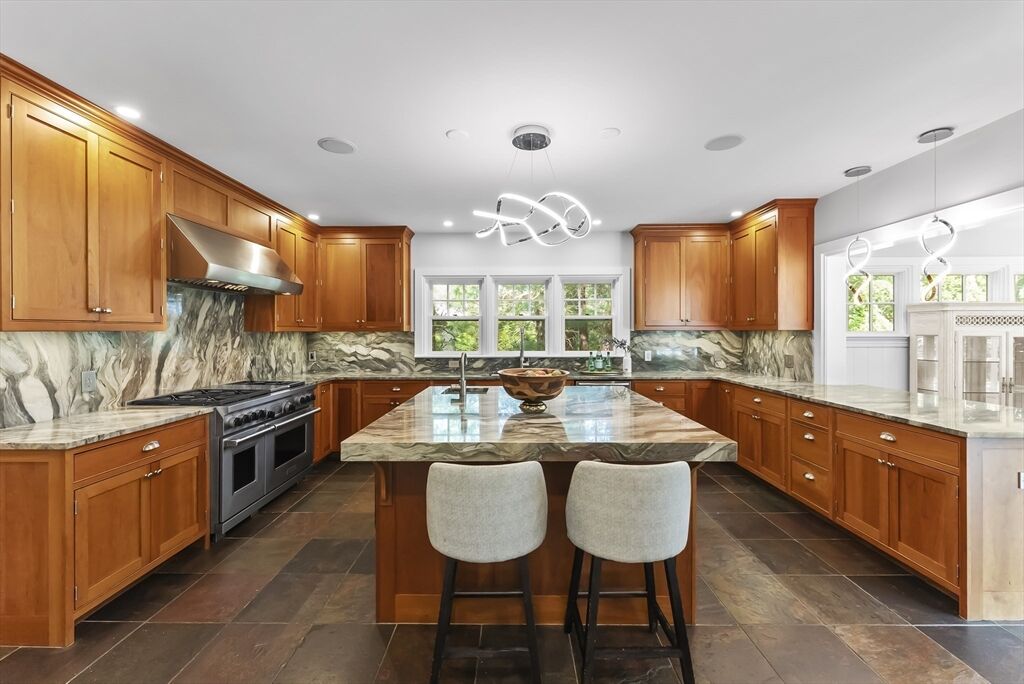 Property Photo:  9 Stones Throw  MA 02360 