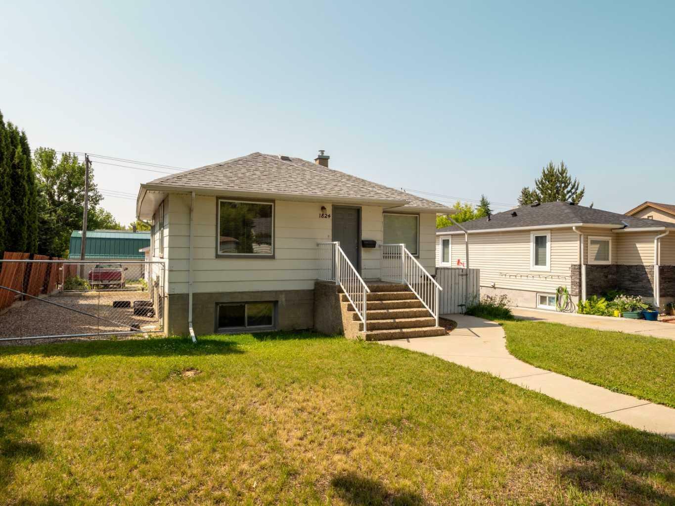 Property Photo: 1824 6 Avenue N AB T1H 0T5