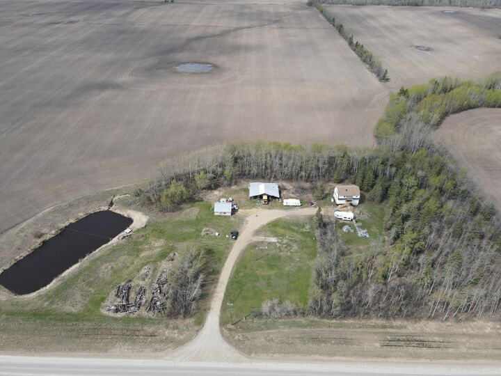 Property Photo:  84434 Hwy 688  AB T8S 1S4 