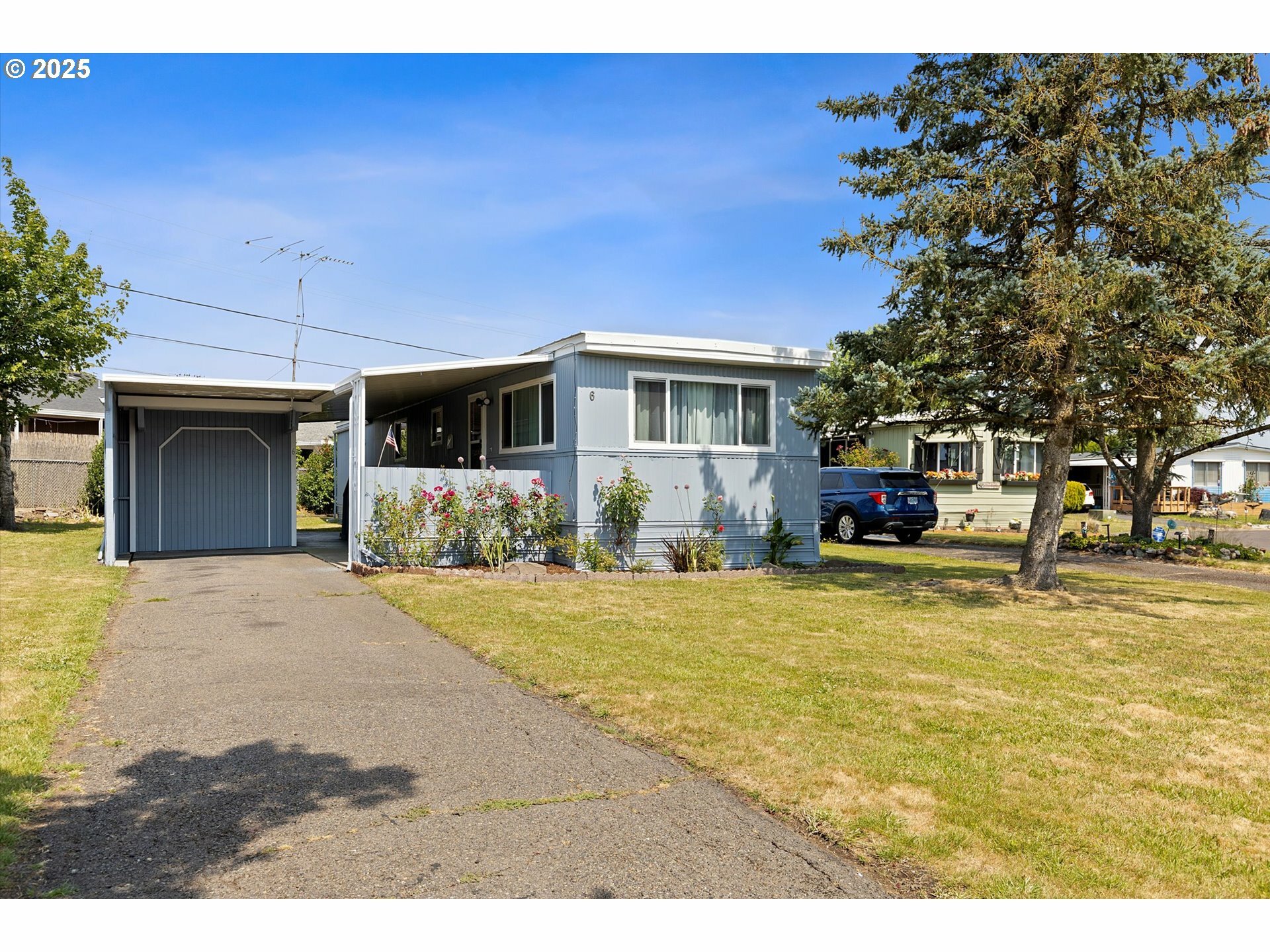Property Photo: 1999 Jansen Way 6 OR 97071