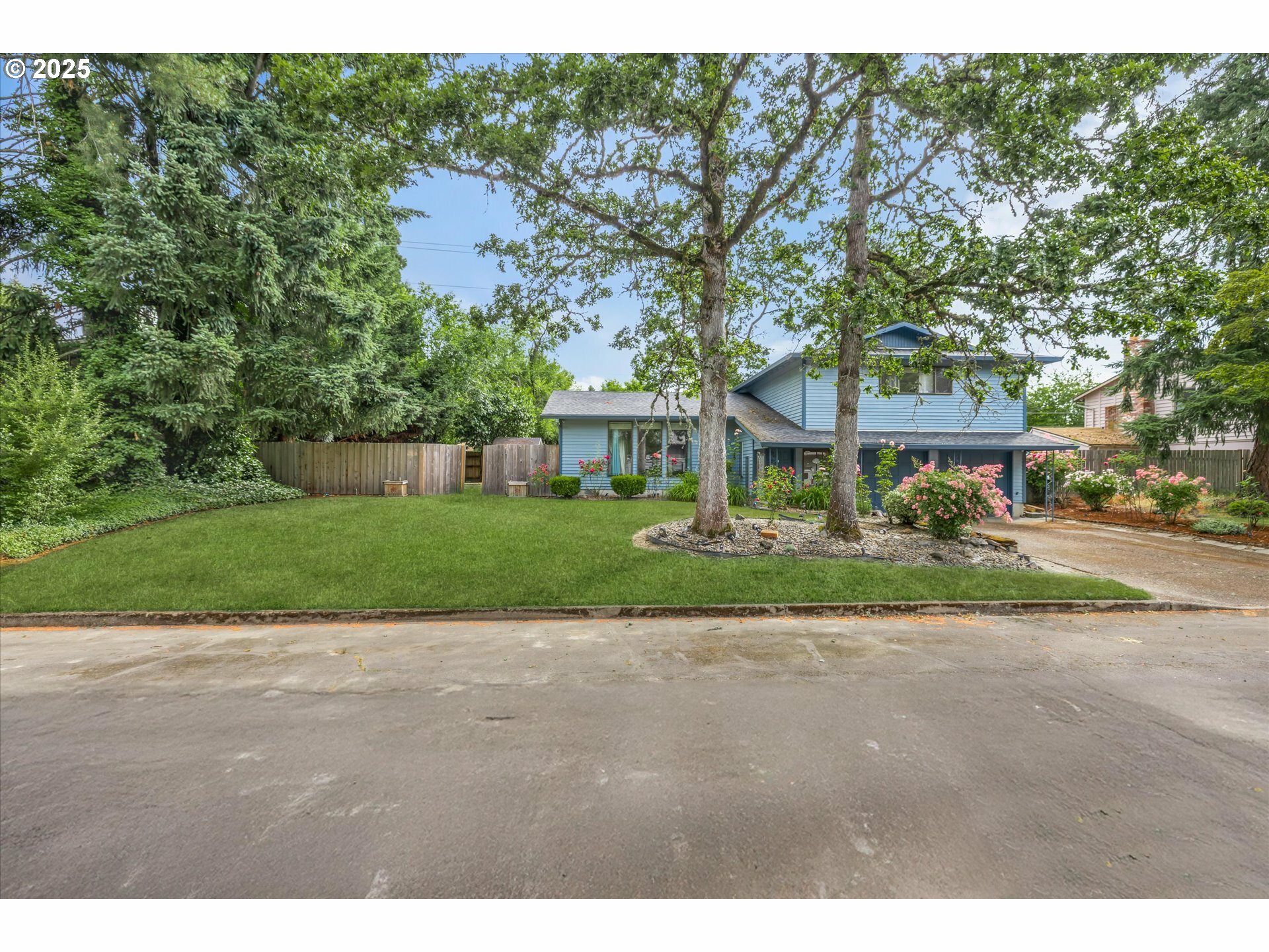 Property Photo: 16620 SE Ladd Ct OR 97267