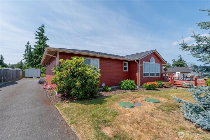 Property Photo: 1890 Edgewood Drive WA 98282