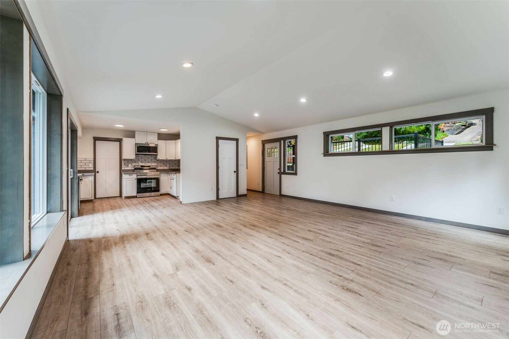 Property Photo: 7917 Decatur Avenue WA 98236