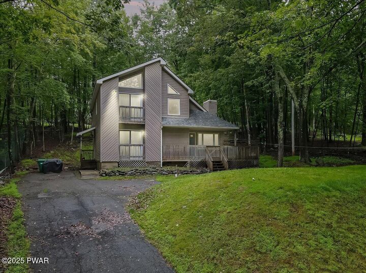 Property Photo:  102 Keystone Court  PA 18328 
