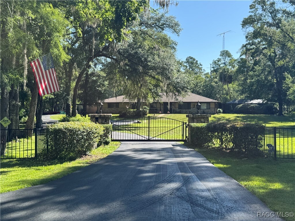 Property Photo:  10584 N Dawnflower Point  FL 34428 