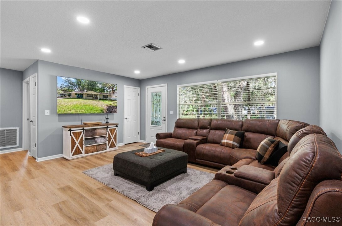 Property Photo: 4035 N Woodland Point FL 34428