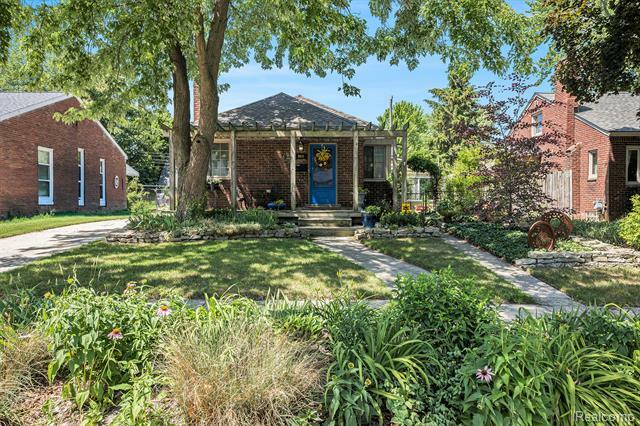 Property Photo: 964 W Marshall Street MI 48220