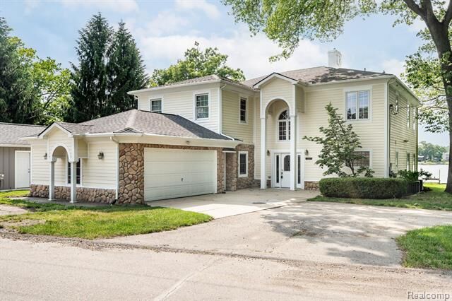 3831 Woodland Drive  Highland Twp MI 48356 photo