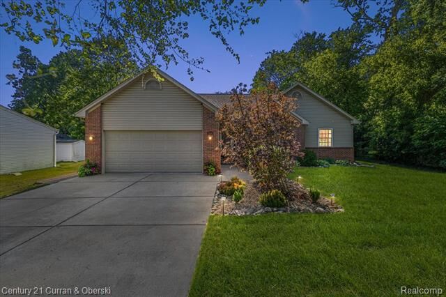 Property Photo: 20929 Sunnydale Street MI 48336