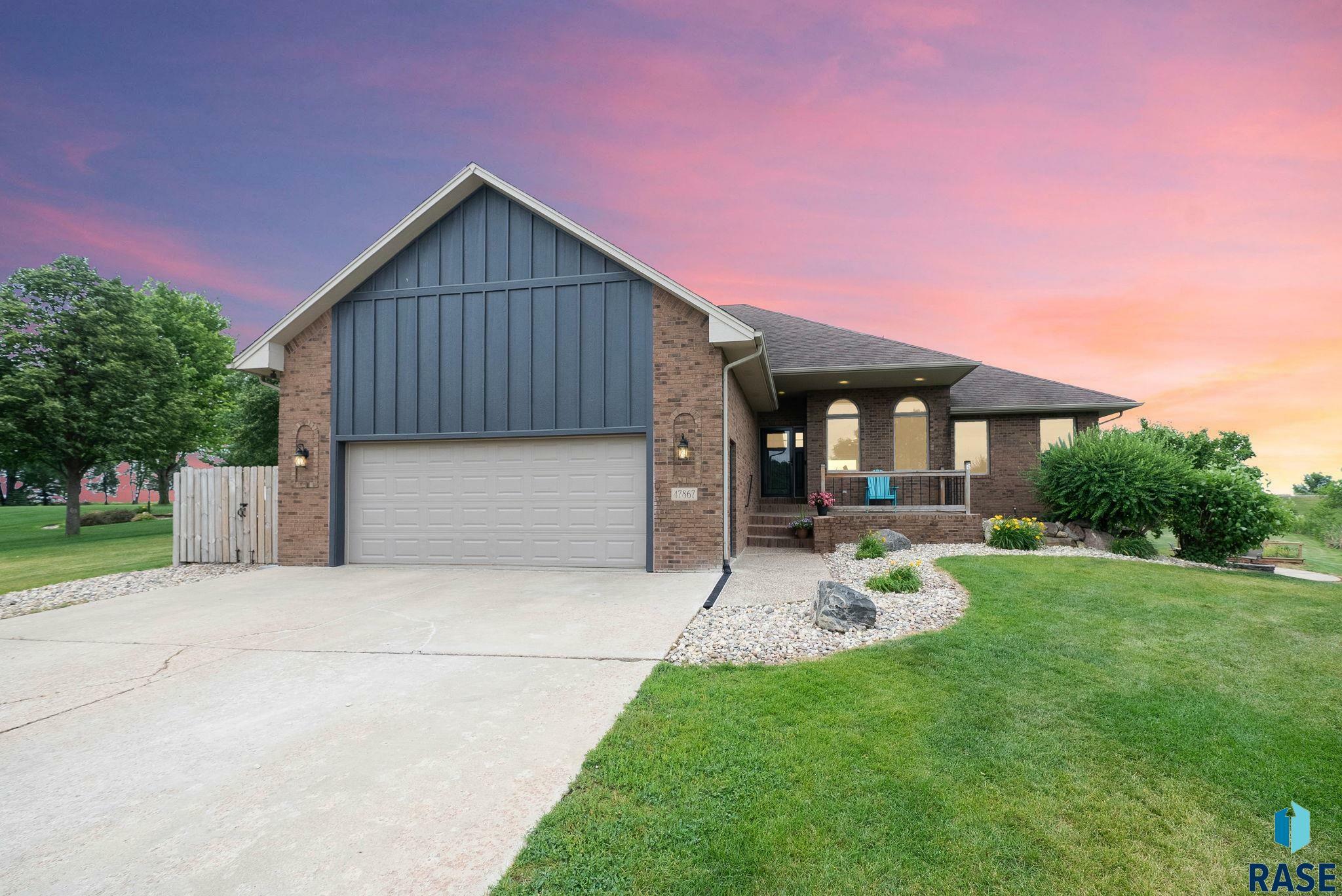 Property Photo: 47867 Atterbury Ct SD 57032