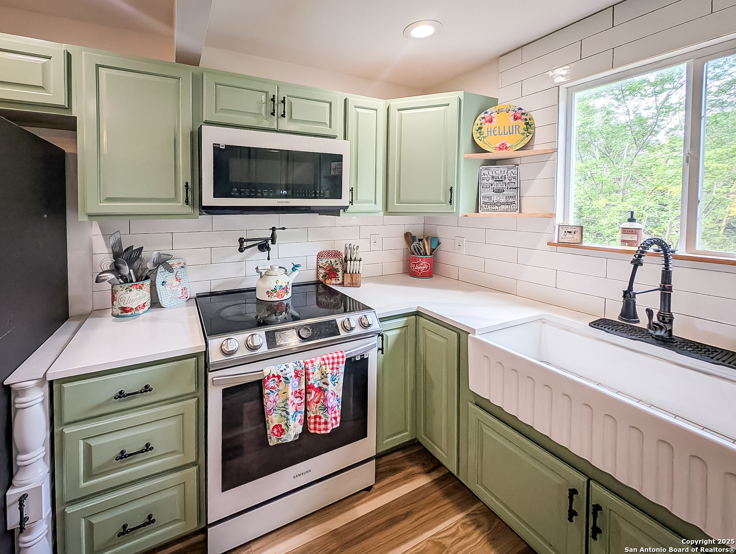Property Photo: 127 Forest Mist TX 78133