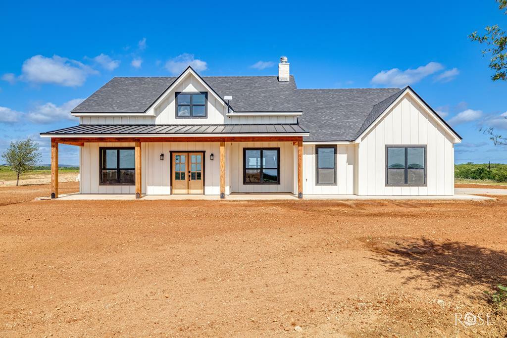 Property Photo: 9401 Collett Rd TX 76945