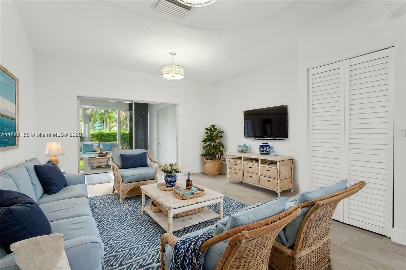 Property Photo: 31 Whitehead Cir FL 33326