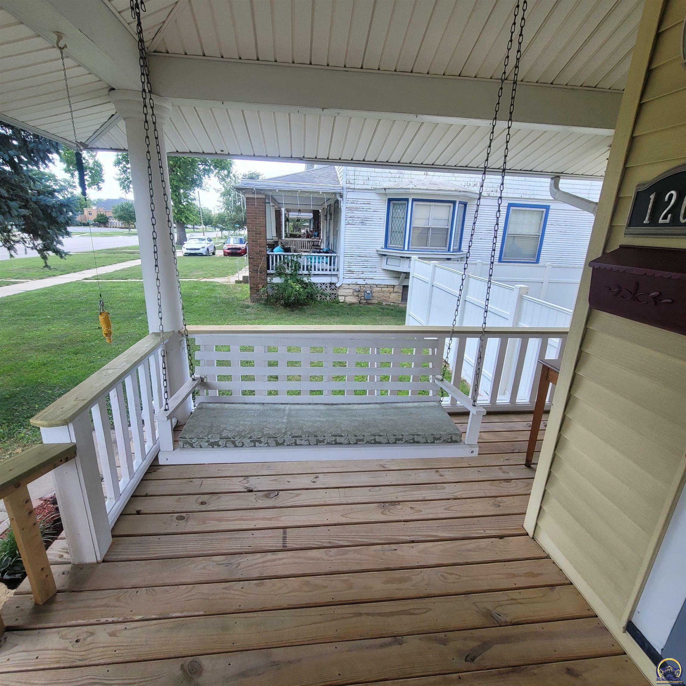 Property Photo: 1208 SW 10th Ave KS 66604