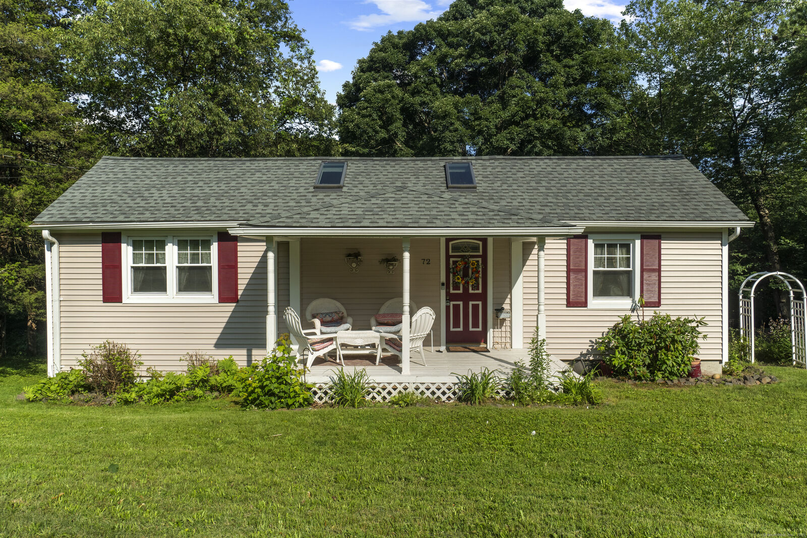 Property Photo:  72 Upper State Street  CT 06473 