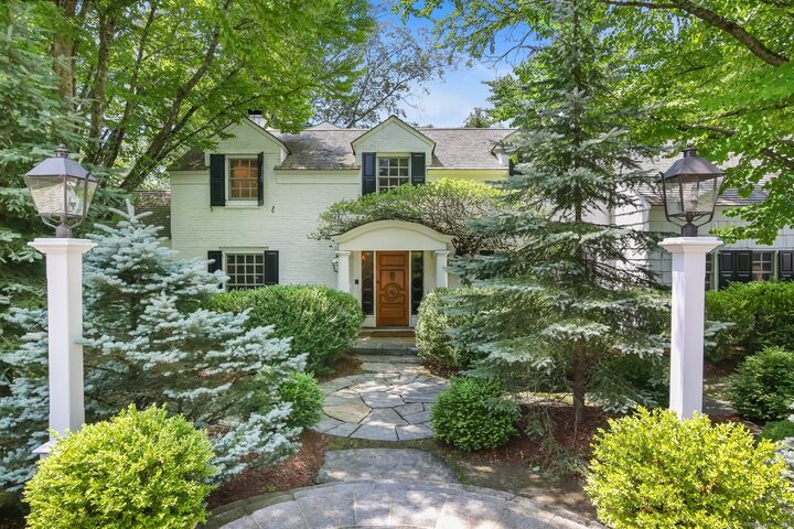 Property Photo:  39 Louises Lane  CT 06840 