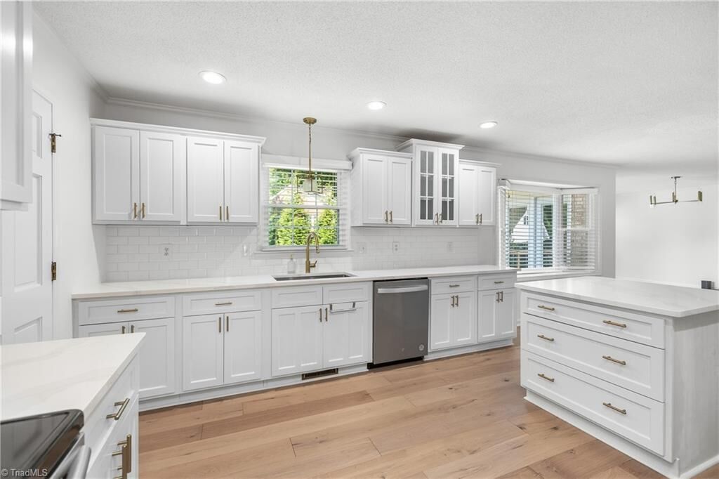 Property Photo: 1509 Heathcliff Road NC 27262