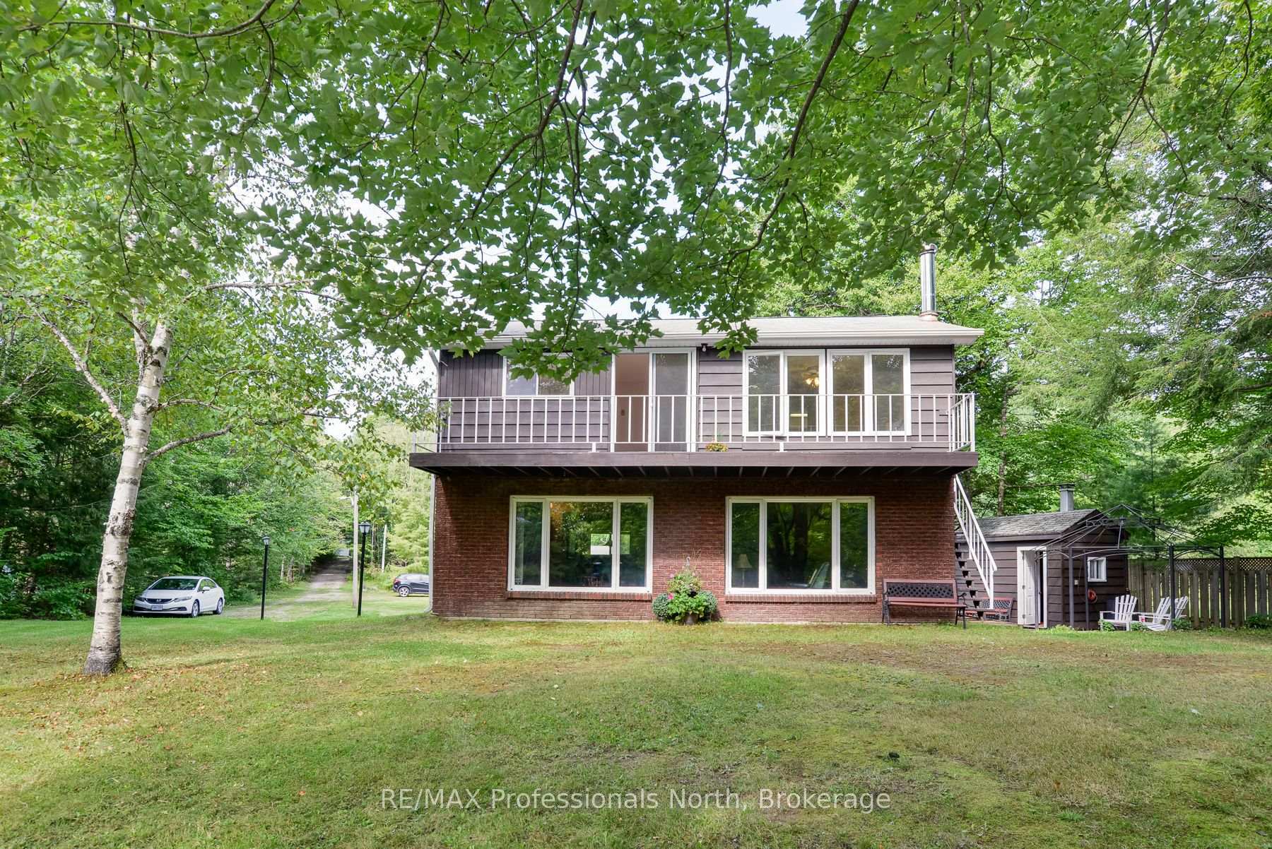 Property Photo: 1074 Holiday Park Drive ON P1L 1W9