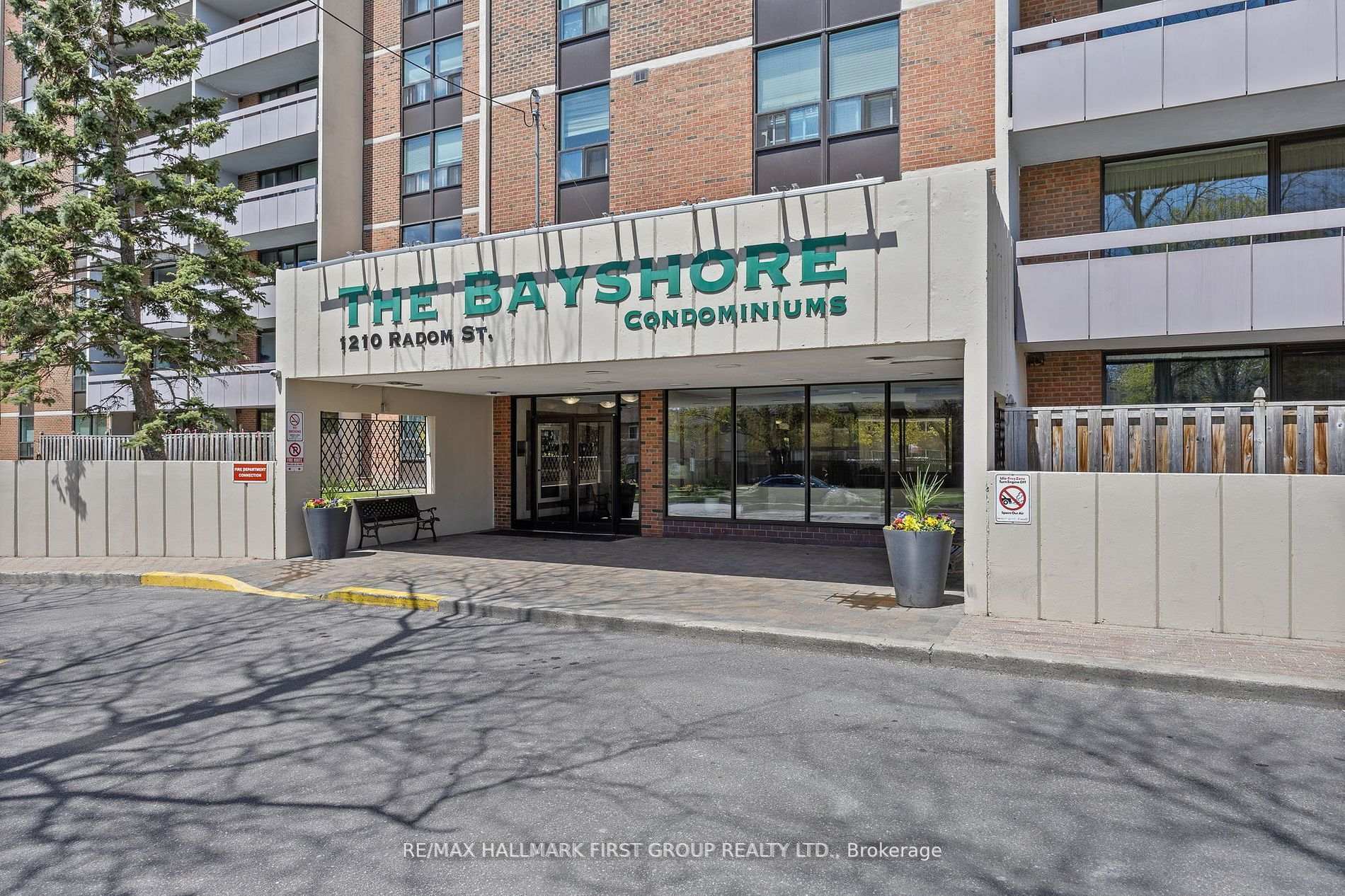 Property Photo: 1210 Radom Street 307 ON L1W 2Z3