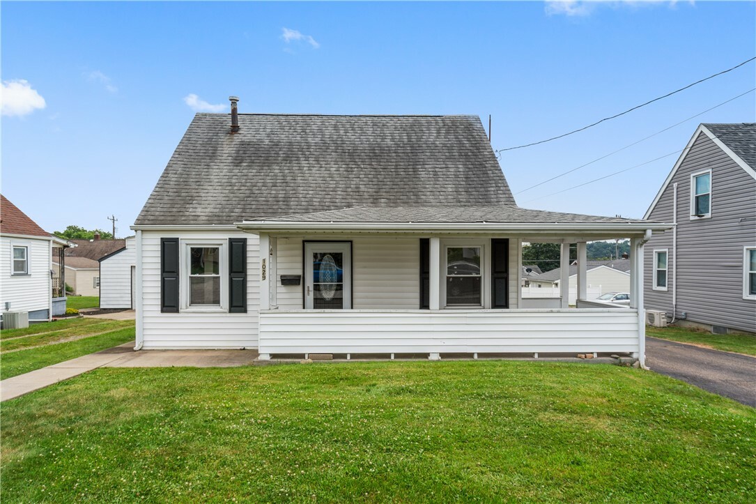 Property Photo: 1029 Nimick Ave PA 15061