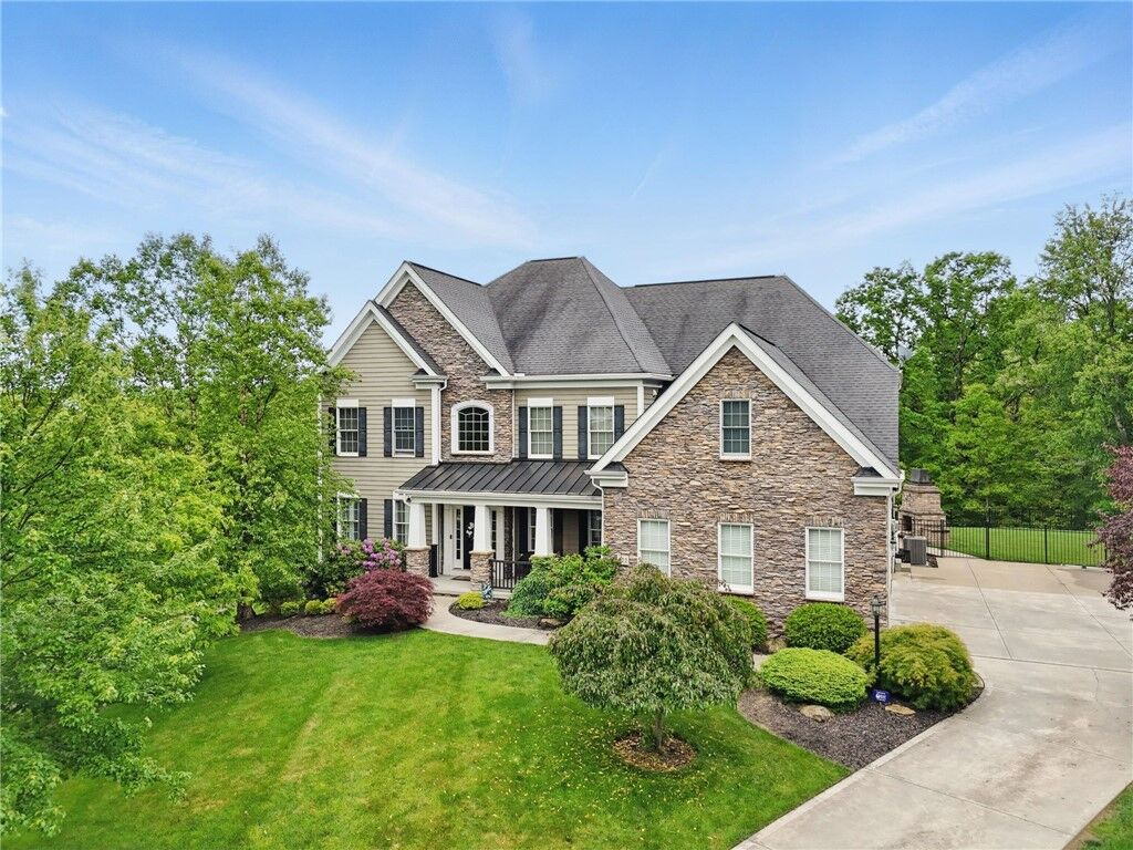 Property Photo: 322 Dirkshire Ct PA 16046