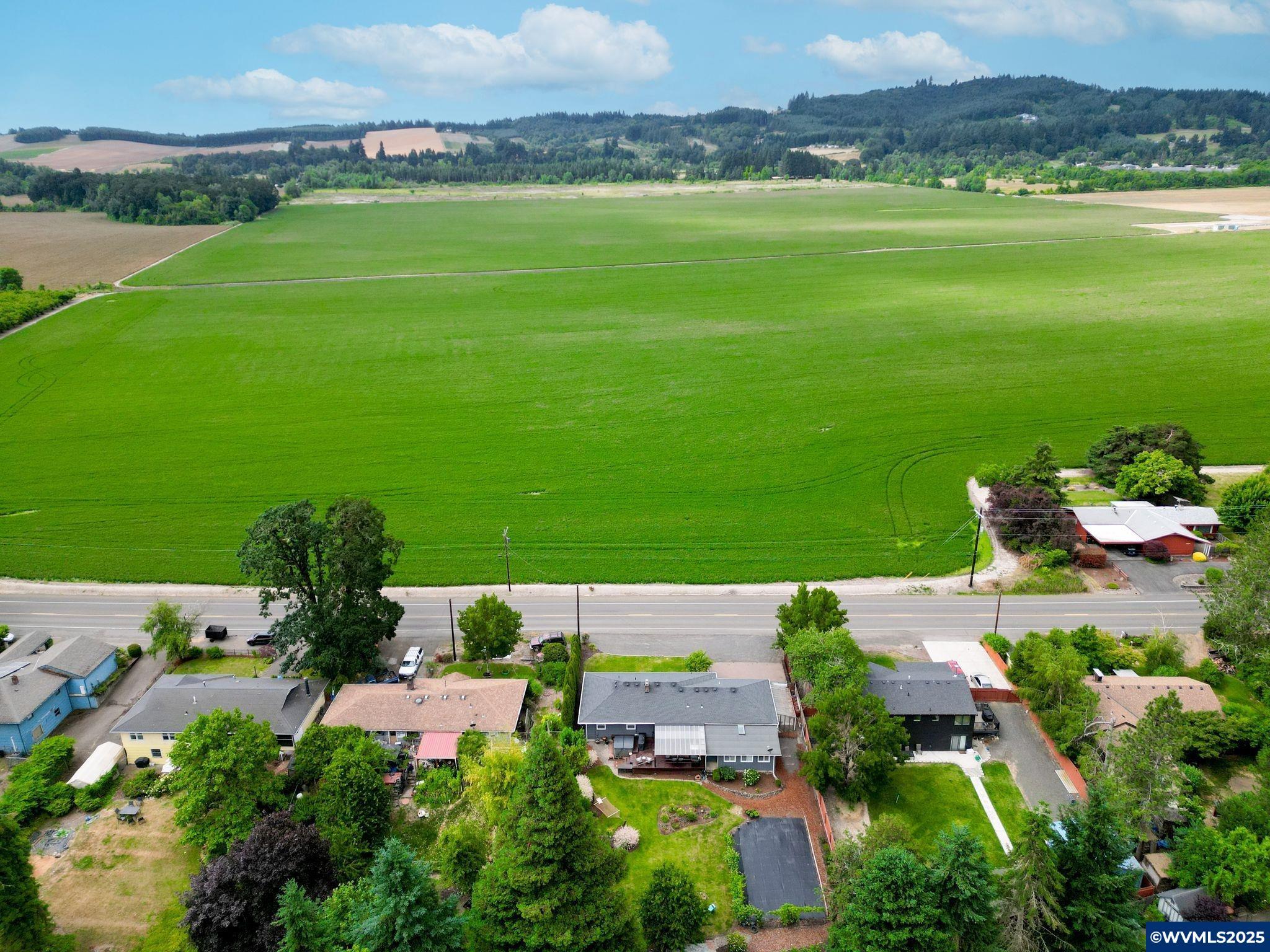 Property Photo: 12215 Orrs Corner Rd OR 97338