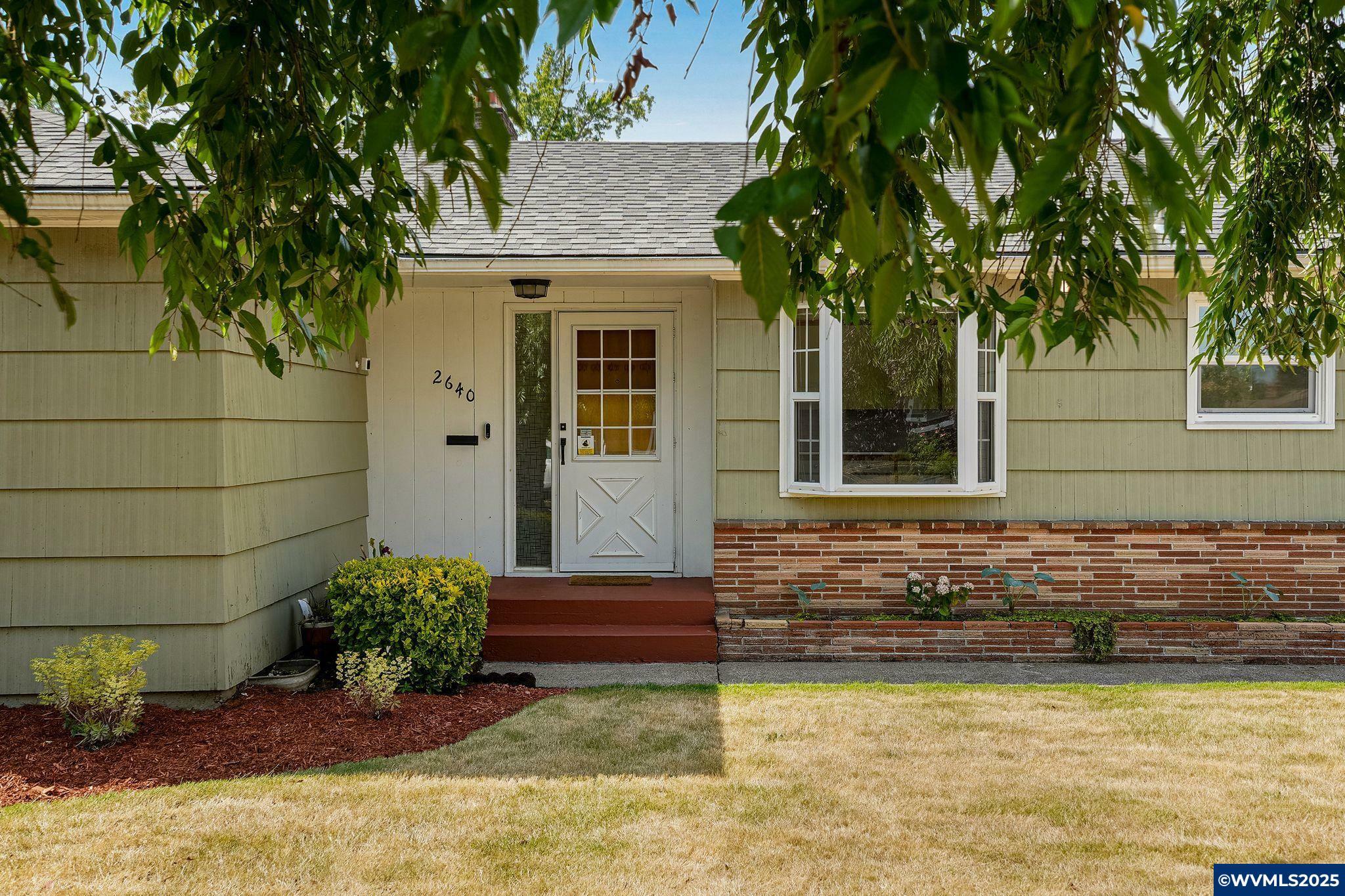 Property Photo: 2640 Windsor Av NE OR 97301