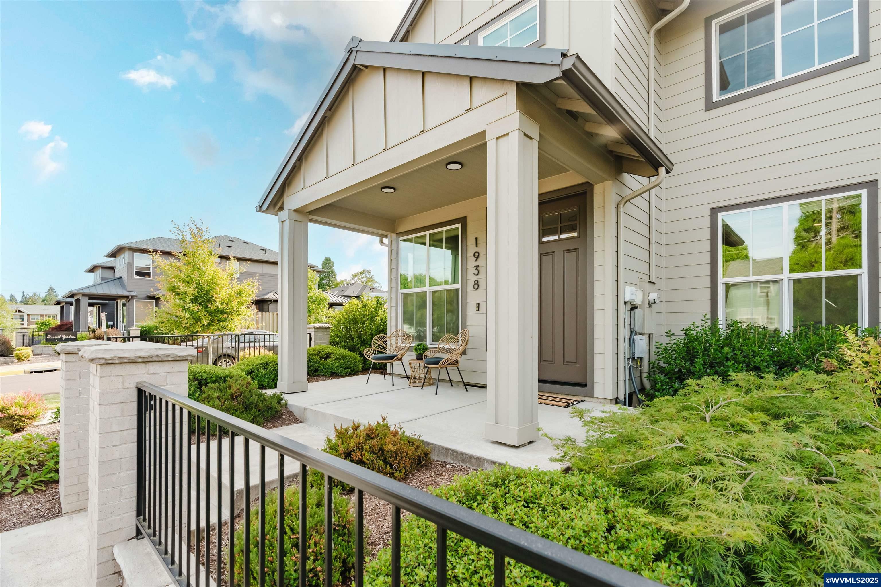 Property Photo: 1938 SW 53rd St OR 97333