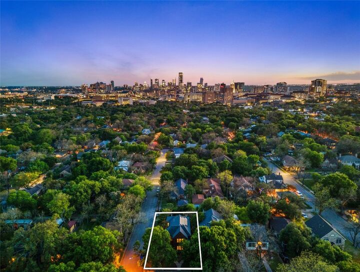609 Texas Avenue  Austin TX 78705 photo