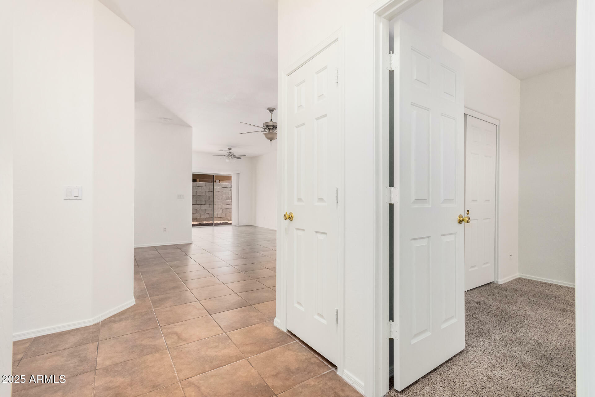 Property Photo: 125 N 22nd Place 128 AZ 85213