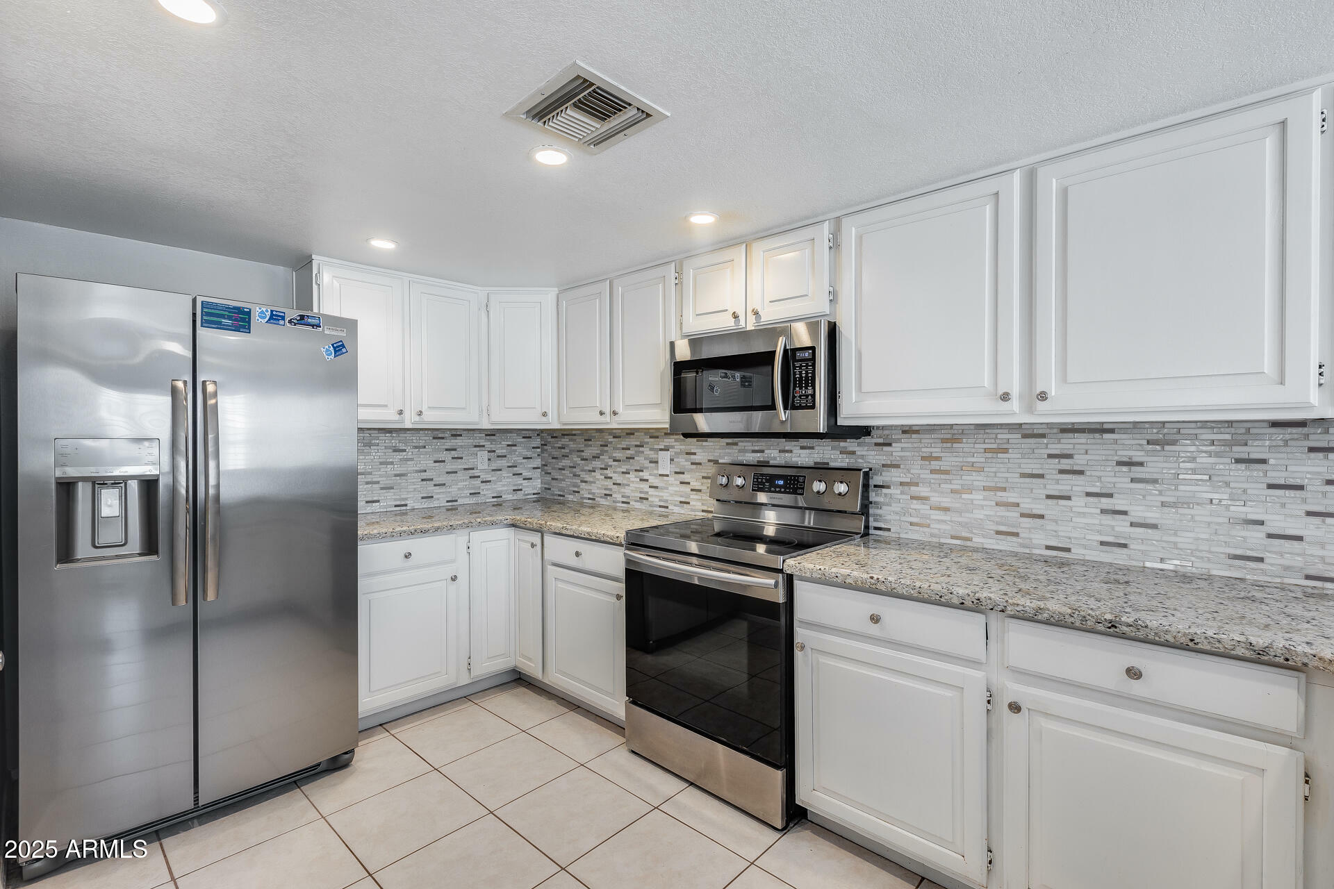 Property Photo:  11217 E Laurel Lane  AZ 85259 