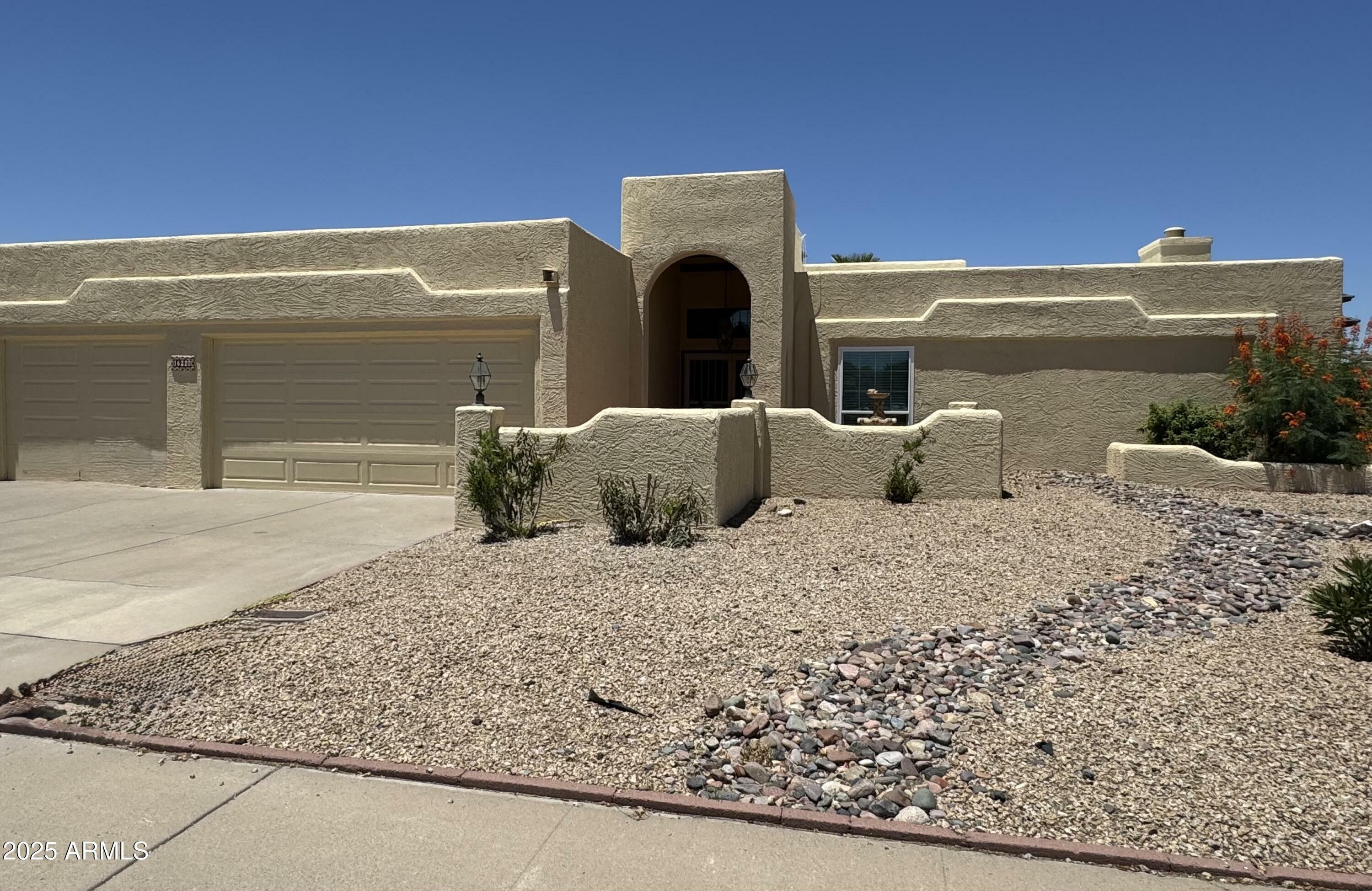 Property Photo: 16220 N 40th Lane AZ 85053