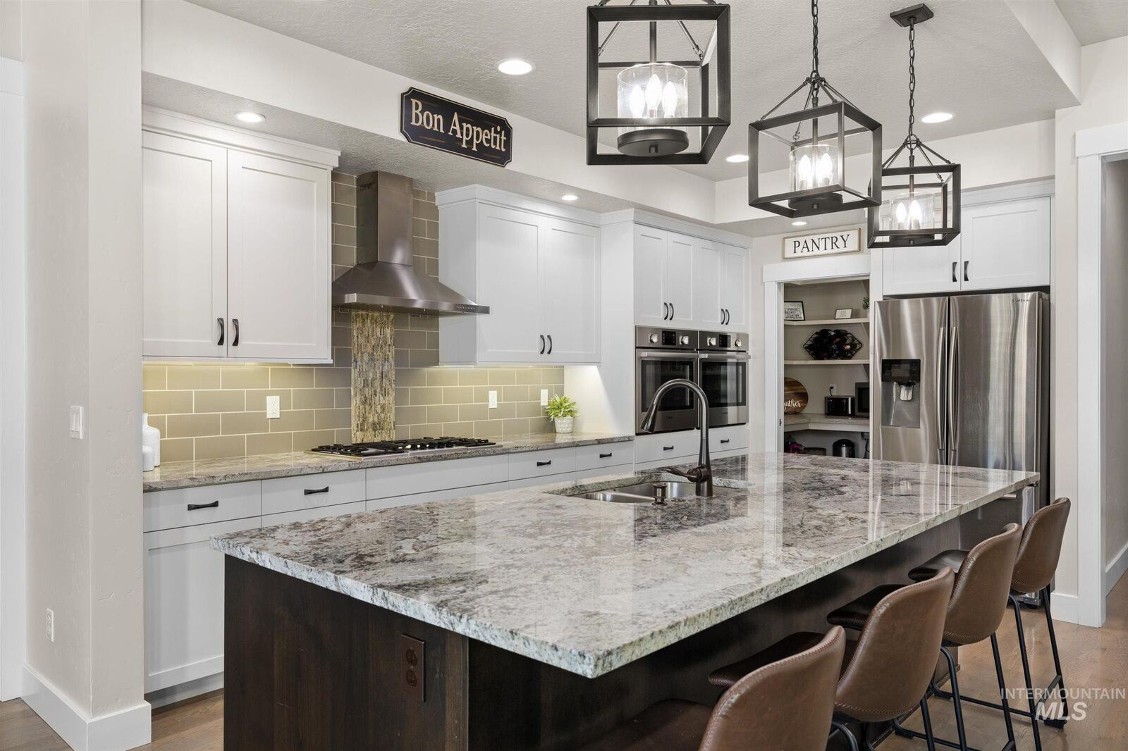 Property Photo: 602 W Buroak Dr. ID 83642
