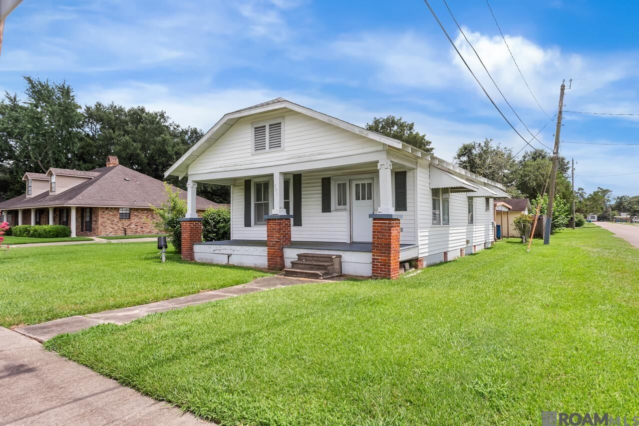 Property Photo:  321 Rosedale Rd  LA 70767 