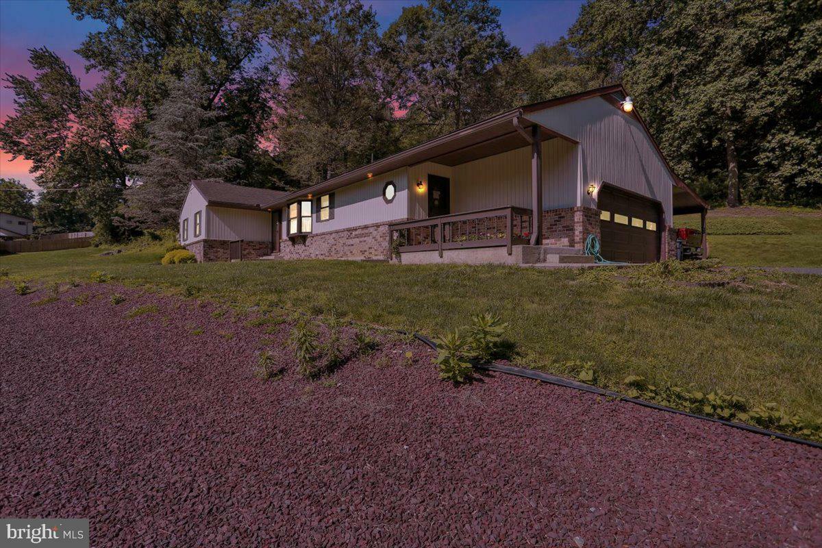 90 Preston Road  Wernersville PA 19565 photo