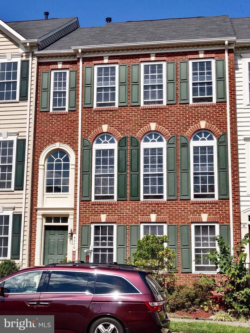 Property Photo:  4906 Dashiell Place  VA 22192 