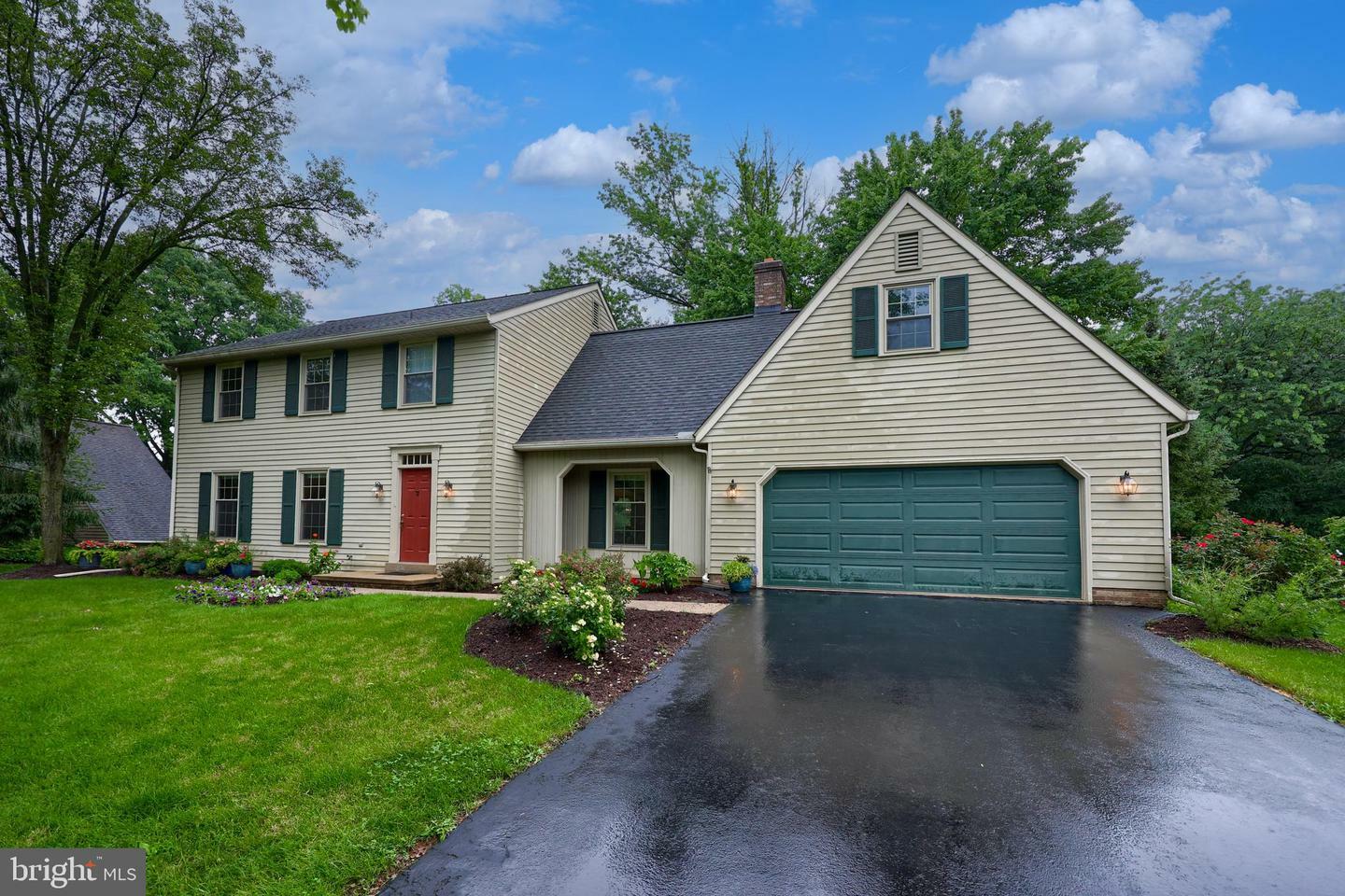 Property Photo:  429 Wetherburn Drive  PA 17601 