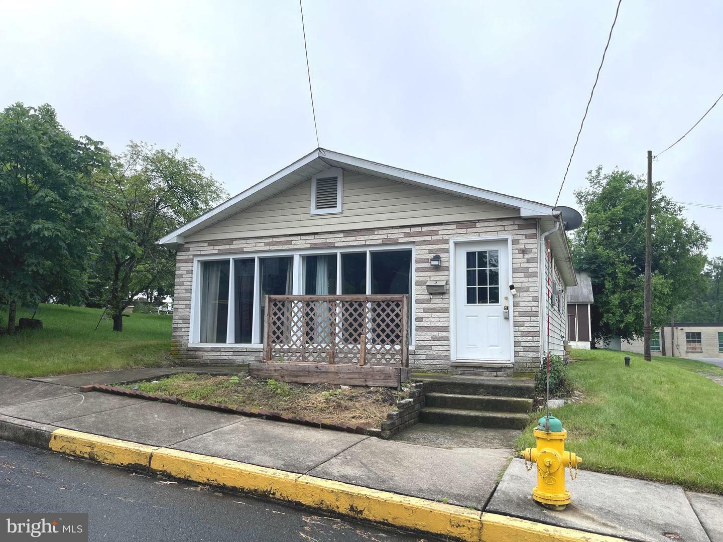 3 Broad Street  Newville PA 17241 photo