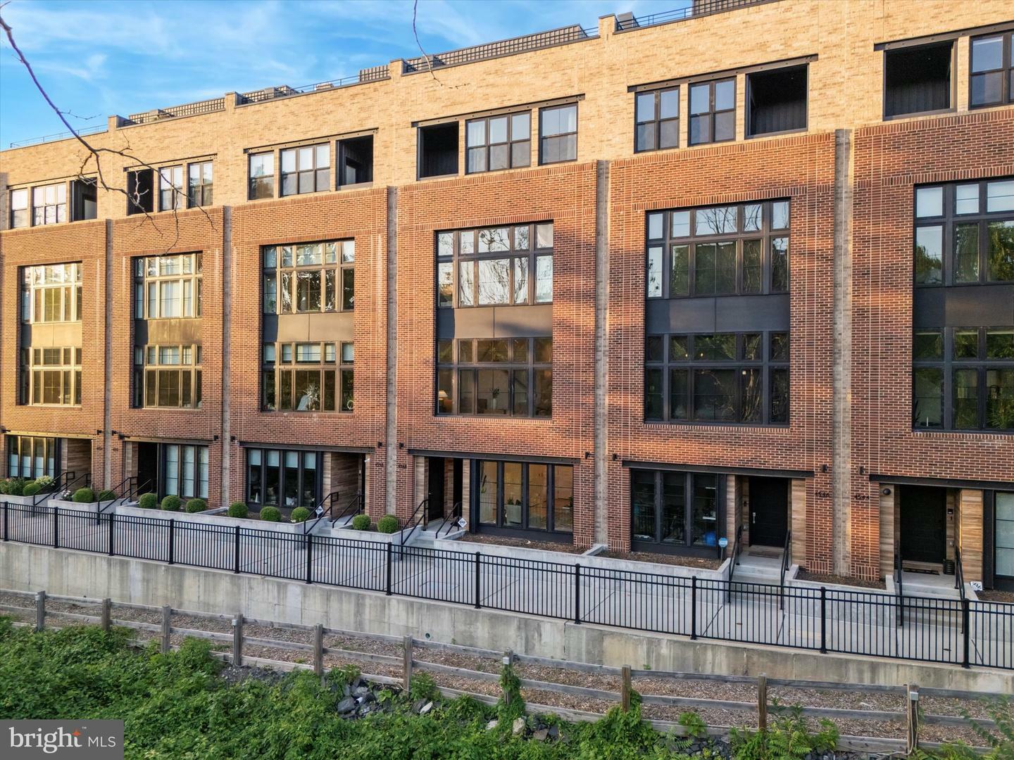 4548 Riverside Way  Philadelphia PA 19127 photo