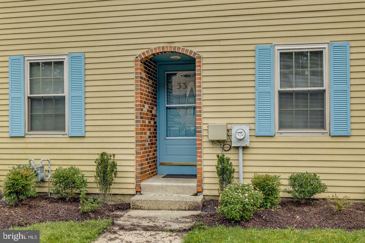 Property Photo:  33 Blackhawk Court  NJ 08055 