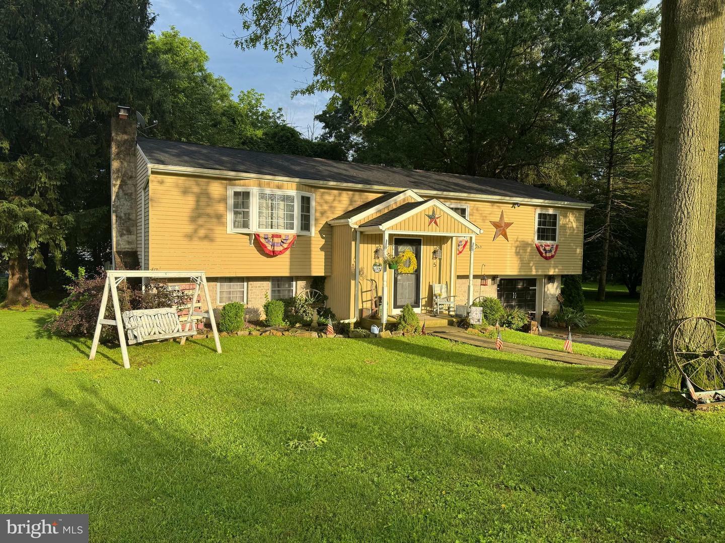 Property Photo: 5 Michele Court PA 19606