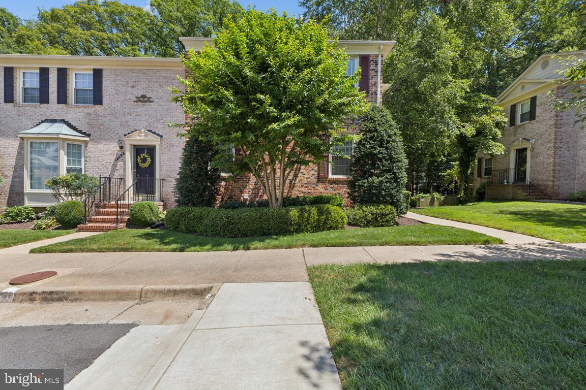 Property Photo: 9409 Park Hunt Court VA 22153
