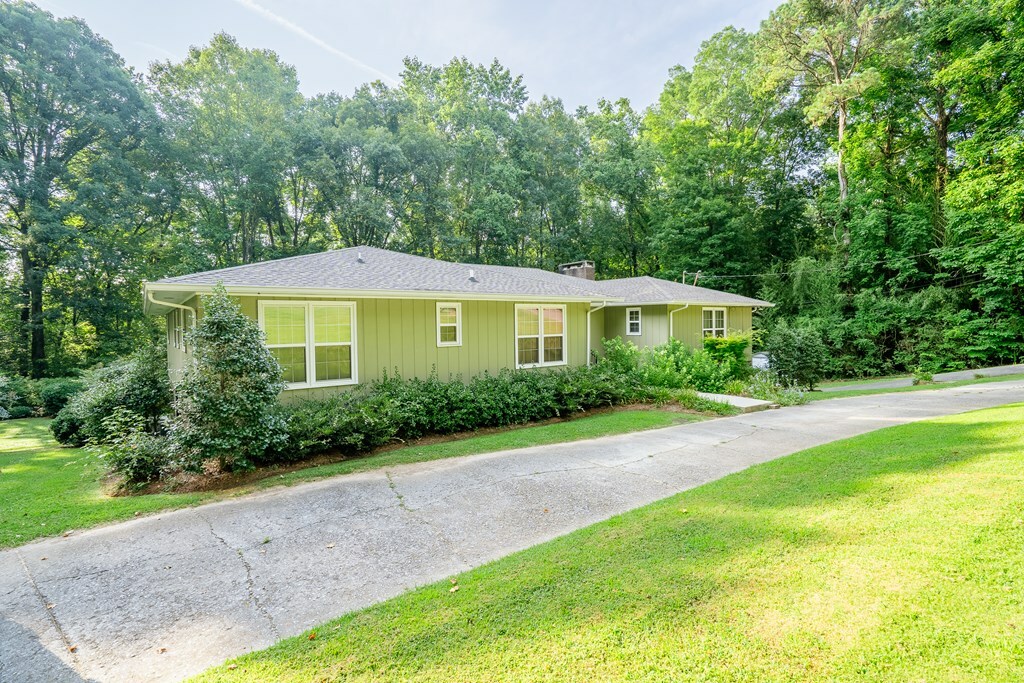 Property Photo: 1909 Sourwood Drive GA 30720