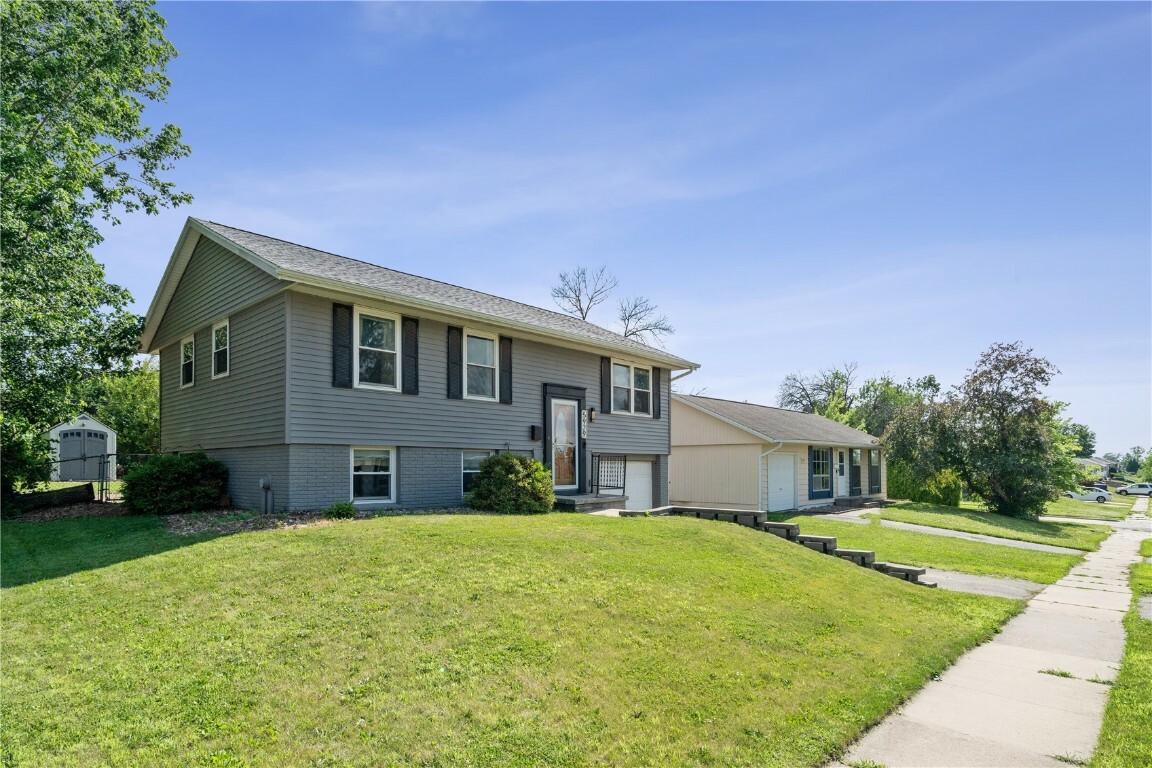 Property Photo: 5929 Underwood Avenue SW IA 52404